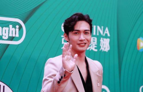 王一博和戚薇最新爆料,揭秘娱乐圈幕后真相！  第3张